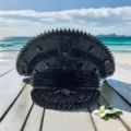 Luxuriöse schwarze Punk-Marine-Mütze mit Pailletten und großen schwarzen Edelsteinen - Verstellbar / Ganz schwarzer, vollgenieteter Marinehut mit schwarzen Strasssteinen