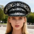 Punk-Militärmütze für Damen mit Leopardenmuster, schwarzen Nieten und Strasssteinen - Verstellbar / Schwarz-weißer Leopardendruck Marinehut mit schwarzen Nieten