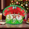 Festliche rot-grüne Pailletten-Militärmütze mit Weihnachts-Strassverzierung für Damen. - Verstellbar / Rot Grün Weihnachtsmann Marinehut