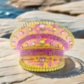 Rosa und gelb strassbesetzter Y2K Punk Stil Festival Militär Captain Hut für Damen - Verstellbar / Rosa Gelb Gemustert Strass Niete Marinehut