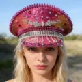 Rosa glitzernde Y2K-Punk-Militärkappe, verziert mit glänzenden Strasssteinen und spitzen Nieten - Verstellbar / Rosa Silber Stern Flügel Quaste Marinehut