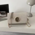 Sac bandouliere en paille tressee pour femme avec anneau en metal et chaine tendance. - Gris