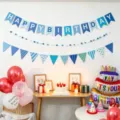Blaues Geburtstag Party Deko Set mit Happy Birthday Banner, Filzkugel Girlande und Luftballons. - Geburtstagsbanner mit Bommeln, Modell O
