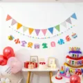 Geburtstag Party Dekoration Set mit Banner, Luftballons, Kuchenaufleger und Wimpel. - Geburtstagsbanner mit Bommeln, Modell C