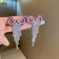 Funkelnde Kristall Schleife Quaste Ohrringe Detailaufnahme, elegante Silber Nadel Schmuck. - Silber-Rosérot (173#)