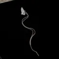 Auricolare farfalla strass di tendenza con nappina a catena delicata, gioiello elegante. - Polzino Auricolare Farfalla Perla Nappa Argento (Orecchio Sinistro Singolo)