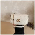 Weiße gesteppte Achseltasche mit Goldkette und K-Buchstaben-Verschluss, modische Umhängetasche. - Ohne Anhänger / Weiß