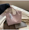 Άνοιξη casual μινιμαλιστική ροζ τσάντα tote μεγάλης χωρητικότητας με κρεμαστό μαργαριτάρι. - Με Στολίδι / Ροζ