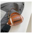 Bolso de hombro con forma de rugby de moda, nueva bolsa de tendencia con estampado de letras. - L / Marrón