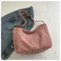 Borsa a tracolla in velluto a coste rosa grande capacità borsa casual elegante tote. - Rosa