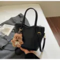 Schwarze Vintage Handtasche Shopper mit niedlichem Plüschhund Anhänger für Damen. - Nur Einzelbeutel / Schwarz