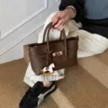 Braune leder handtasche shopper klassische umhängetasche für damen mit süßem pferd anhänger - Nur Einzelbeutel / Kaffee
