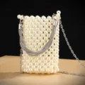 Elegante parel kralen telefoon tas met strass handvat en metalen ketting voor dames. - Wit