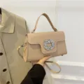 Bolso bandolera de piel beige con hebilla de estrás brillante, elegante bolso de mujer. - Caqui