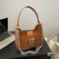 Bolso de hombro marrón elegante para mujer con lazo plateado y cadena bolso de mano moderno - L / Marrón