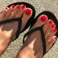 Felrode kunstmatige teennagels korte neptenen gel lijm valse pedicure patches voor vrouwen. - Jelly Lijm Stijl / Rood