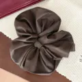 Coletero de cuero marrón oscuro estilo retro accesorio para el pelo elegante minimalista mujer - Flor Café Oscuro