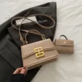 Bolso bandolera de mujer caqui elegante con asa y cierre de metal elegante para uso diario. - Con bolsa pequeña / Caqui
