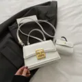 Bolso cruzado blanco elegante para mujer con cerradura geométrica dorada y mini bolso a juego. - Con bolsa pequeña / Blanco