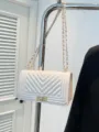 Sac bandoulière minimaliste matelassé à chaîne style coréen sac carrée tendance pour les femmes - Blanc