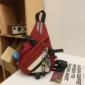 Zaino monospalla rosso e bianco alla moda multiuso per uomo e donna per uso quotidiano. - senza ciondolo / Taglia S / Rosso