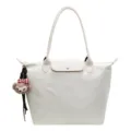 Lässige große Shopper Tasche mit süßem Plüschtier Anhänger für Damen im Alltag Pendeln - Mit Anhänger / Weiß