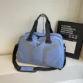 Borsa da viaggio blu leggera per palestra, fitness, yoga e brevi trasferte con tracolla. - Blu