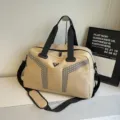 Grande borsa da viaggio e sport per yoga e brevi viaggi con design geometrico riflettente. - Kaki