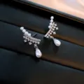 Eleganti orecchini pendenti in zircone cristallo e perle argentate, perfetti per look quotidiano. - 69# Argento Perla Decorato