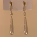 Eleganti orecchini lunghi con zirconi splendenti e pendenti di perle a goccia bianche. - 71# Oro Bianco Goccia d'Acqua