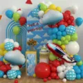 Kit d'arche de ballon nuage avion pour fete d'anniversaire bebe theme aviation. - Ensemble de ballons avion et nuage rouge et bleu 2
