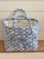 Blauer karierter Stepp-Aufbewahrungskorb mit Schleifenmuster, Blumenfutter, tragbare Tasche. - Hellblau Groß