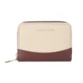 Detailansicht der kleinen zweifarbigen Kartenbrieftasche mit Reißverschluss und Finish. - Weinrot