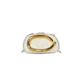 Elegante weiße PU-Leder Umhängetasche mit auffälligem goldenen C-Metall und schickem Kettenriemen. - Perlweiß