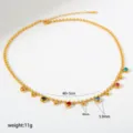 Collier en acier inoxydable doré avec des pendentifs en pierres colorées, longueur 40+5cm. - Collier de Perles Gemmes Colorées (B126)