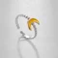Anillo ajustable de acero inoxidable con banda de cuentas plateada y luna dorada elegante. - Estilo Luna Creciente Brazo con Cuentas Bicolor