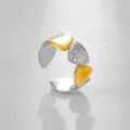 Anillo ajustable geométrico bicolor de acero inoxidable, estilo retro moderno y elegante. - Estilo Triangular Geométrico