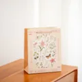 Floral Geschenktüte Variante, frische künstlerische Papiertasche für Geburtstagsgeschenke. - Blühender Garten / M