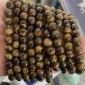 Vista detallada de pulseras de cuentas de piedra preciosa ojo de tigre natural de 8mm. - 4mm (aprox. 90pcs) / Ojo de tigre grado AB