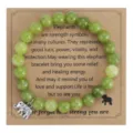 Groene kraal armband met zilveren olifant hanger op kaart, mode sieraden cadeau. - Olifant Hanger / Met Displaykaart / Groene chalcedoon