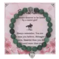 Bracciale di Perle Verdi con Ciondolo a Cuore Carta Ispiratrice Gioiello Regalo Donna - Con Carta Confezione / Cuore in pietra di luna verde