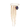 Primer plano de un broche retro dorado con cadena múltiple, cristal morado y perla elegante. - Estilo de Alfiler de Borla de Diamantes Púrpura (XZ260708-1074) / Dorado con Púrpura