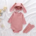 Ensemble body bébé rose côtelé avec bonnet oreilles de lapin et chaussettes vue détaillée - 66cm / Rose