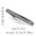 Pince à cravate classique en métal gunmetal pour hommes, accessoire de costume élégant et lisse. - Gris Métal Poli