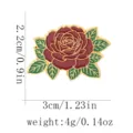 Rode roos metalen geemailleerde broche speld met groene bladeren, compact formaat 3x2.2cm, 4g. - Rode Roos (C3597-4)