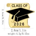 2026 Graduation Cap Brooch Metal Enamel Badge Class Of Pin Student Memorial Gift 2.8cm - Black Gold Scroll Graduation Cap Brooch (C3450-2)
