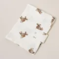 Hermosa funda de libro hecha a mano en gasa de algodón con estampado de oso y botón. - Oso Único