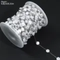 Vista detallada de la bobina de cadena de perlas blancas, perla ABS de 0,8 cm con metal. - Cadena de Perlas Redondas Aplanadas 8.0mm / 1 Metro / Blanco K/Plata