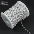 Rollo de bobina de cadena de perlas ABS y cobre para hacer joyas y accesorios de bricolaje - Cuentas de Cobre 2.5mm + Cadena de Perlas 4.0mm / 1 Metro / Blanco K/Plata