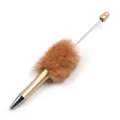 Creatieve DIY pluche kralenpen met pluizige bruine nepbont pompon en gouden metalen loop. - Goud